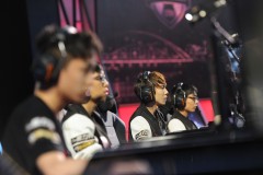 S15全球总决赛：LGD与T1巅峰对决，电竞大战一触即发